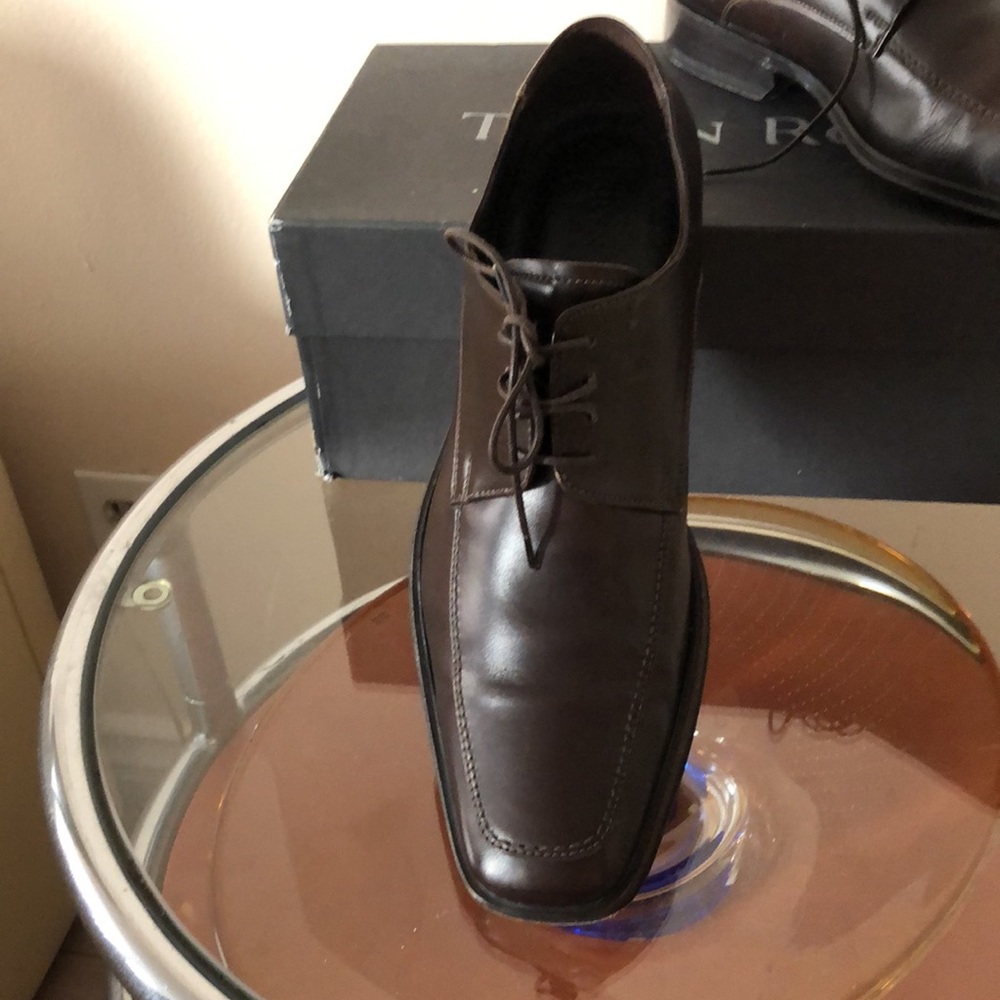 Shoes - Picture 2 of 4